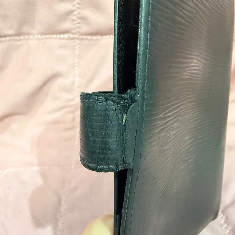 Louis Vuitton black Epi Leather Agenda MM